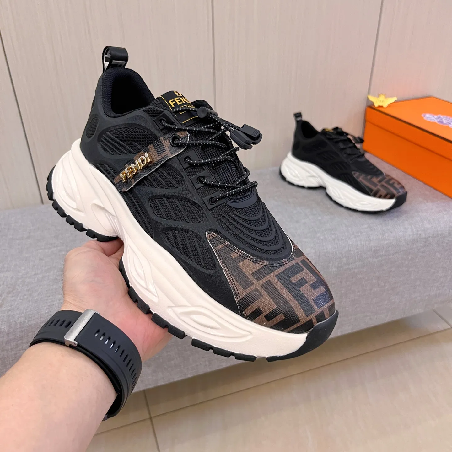 Men's shoes💰 460💰[LV]🔥Louis Vuitton, high-end men's shoes brand, official website 1:1 latest masterpiece: the upper is made of Italian imported first-layer cowhide with a comfortable and breathable lining➕original non-slip and wear-resistant outsole🔥, making walking more convenient and comfortable! An exclusive new model, a stunning work, a beautiful 1:1 replica [color] compared to the official quality! Create a fashionable personality to set off your uniqueness! A must-have for trendy men! Classic 🔥 Size: 38-44 Color: 🔥 2 colors available 🔥.